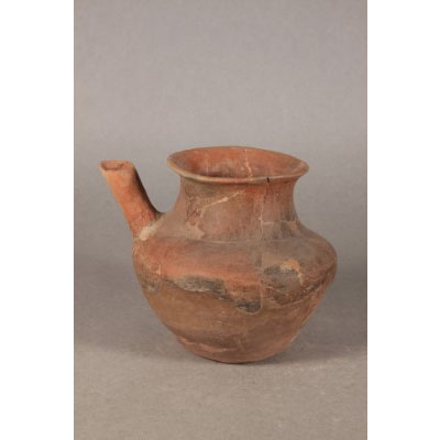 新石器时代北阴阳营文化红衣陶有鎏水壶【南京博物院】